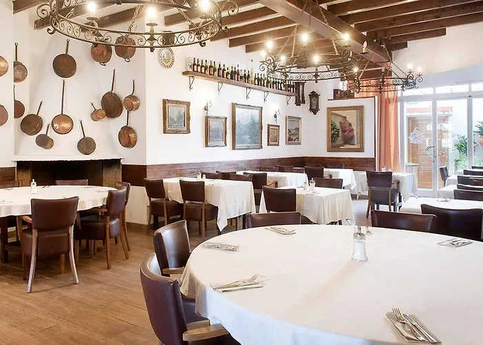 La Santa Maria 锡切斯